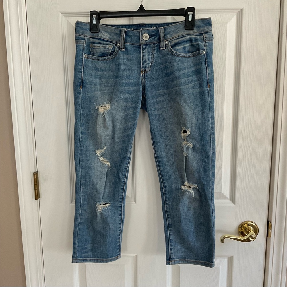 Womens American Eagle skinny denim capris size 4.